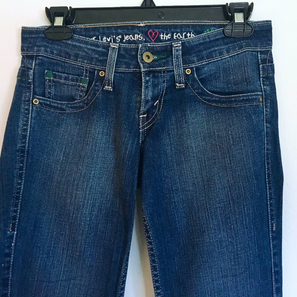 NWOT Levi’s Low Rise Flared Jeans